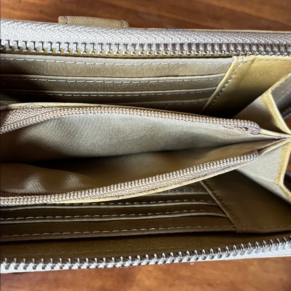 RACHEL Rachel Roy Zip Around Wallet Wrislet